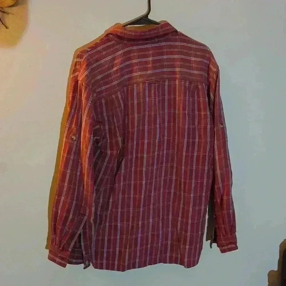 The North Face button up shirt, red and white, size medium - Picture 7 of 7
